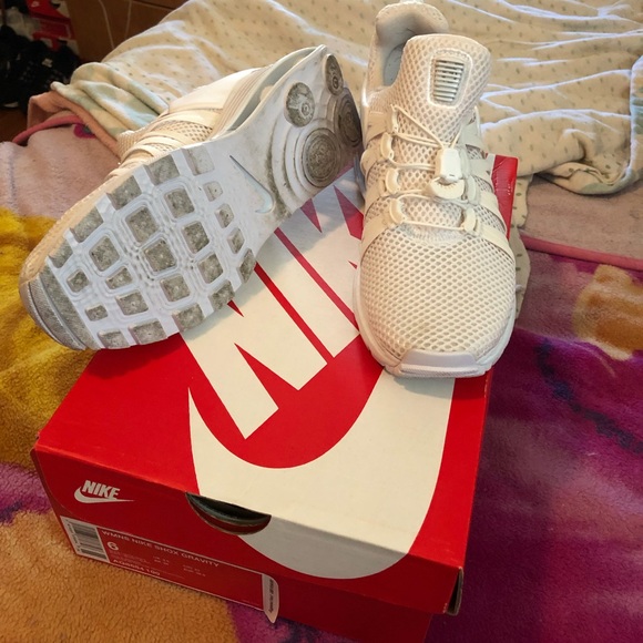👟Size 6 Nike SHOX GRAVITY👟 - Picture 4 of 5